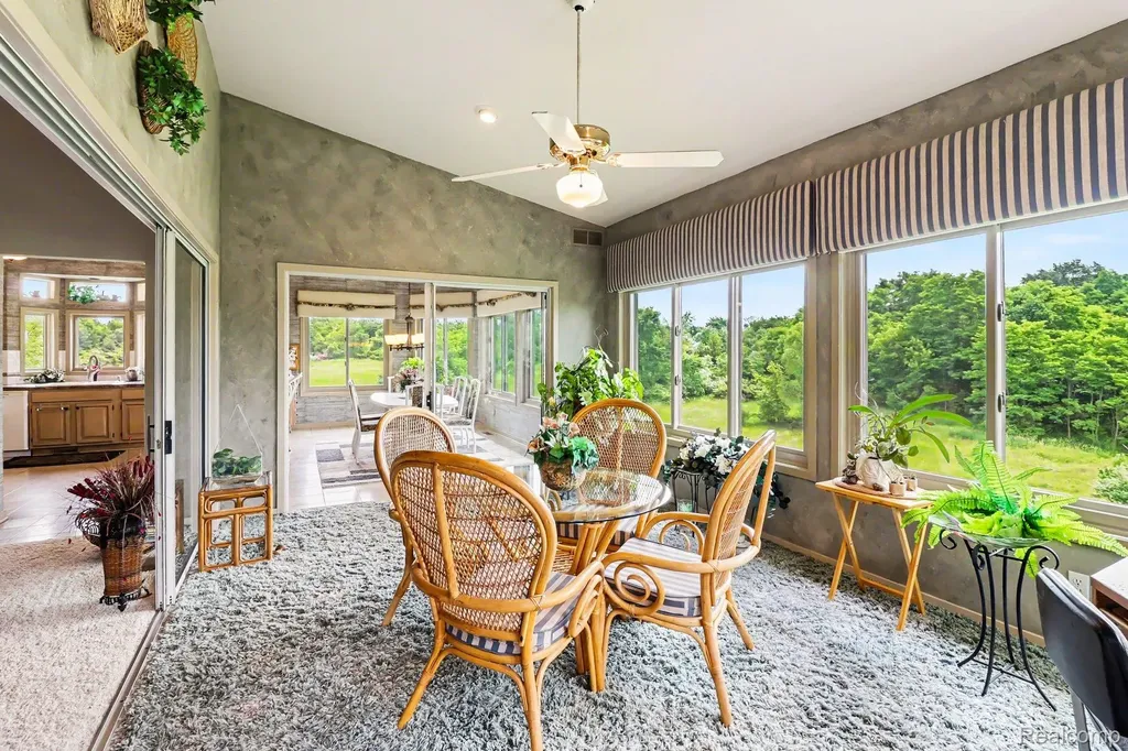 18501 Taylor Lake Road Rose Township MI 48442