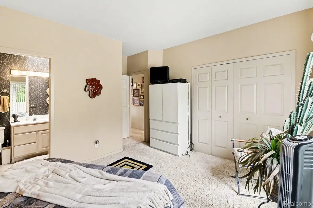 18501 Taylor Lake Road Rose Township MI 48442