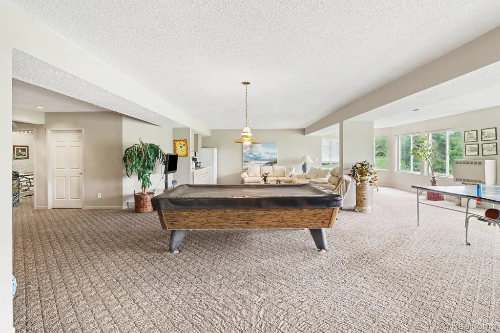 18501 Taylor Lake Road Rose Township MI 48442
