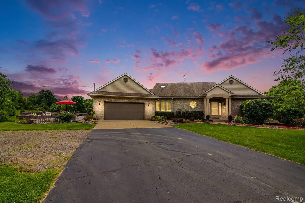 18501 Taylor Lake Road Rose Township MI 48442