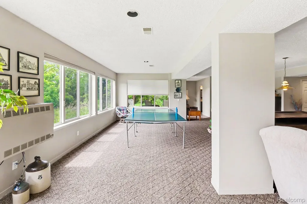 18501 Taylor Lake Road Rose Township MI 48442