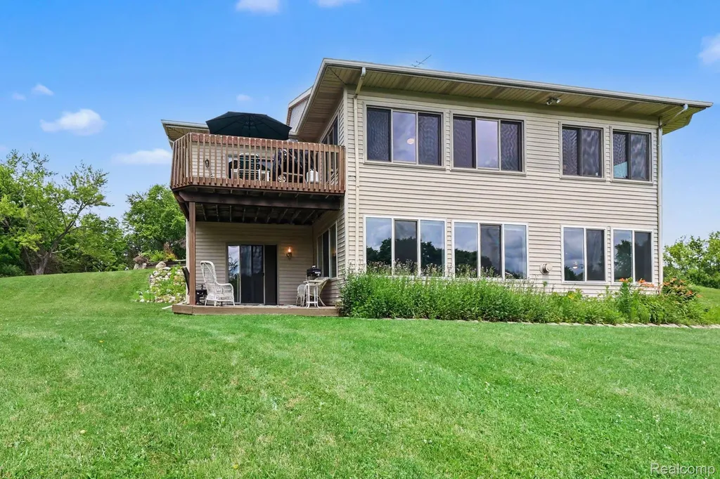 18501 Taylor Lake Road Rose Township MI 48442
