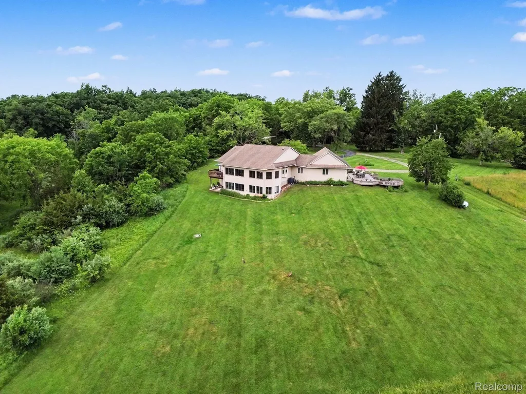 18501 Taylor Lake Road Rose Township MI 48442