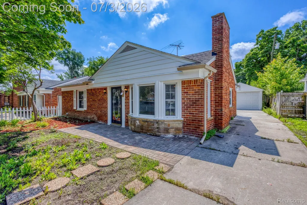 4335 W 14 Mile Road Royal Oak City MI 48073