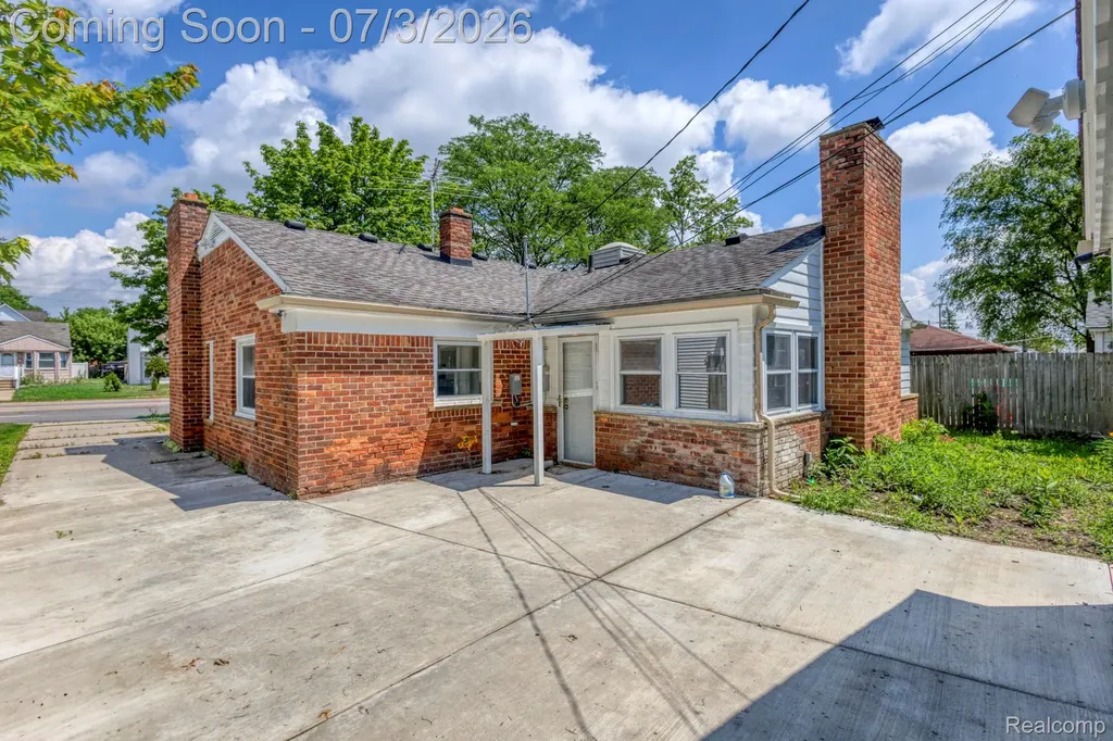 4335 W 14 Mile Road Royal Oak City MI 48073