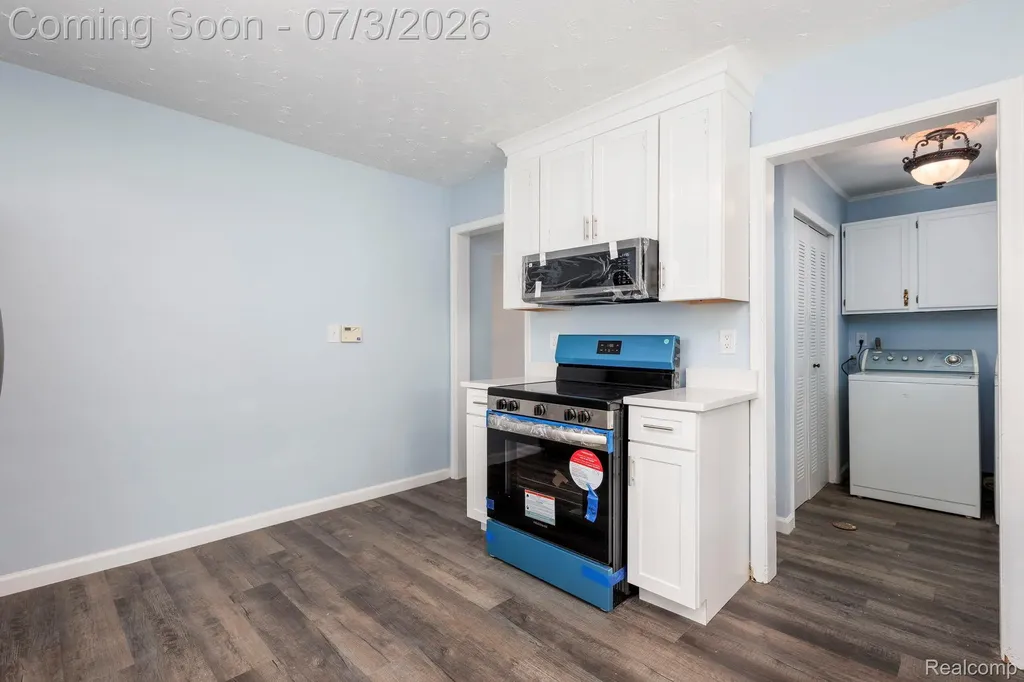 4335 W 14 Mile Road Royal Oak City MI 48073