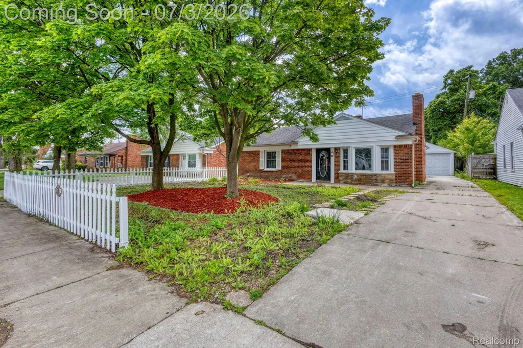 4335 W 14 Mile Road Royal Oak City MI 48073