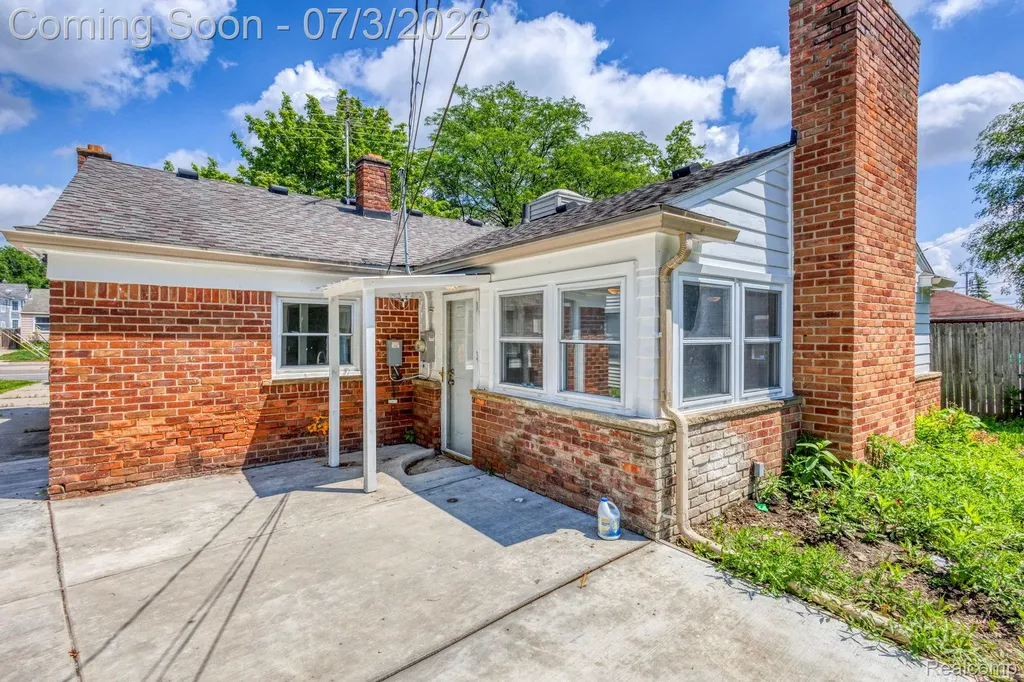 4335 W 14 Mile Road Royal Oak City MI 48073