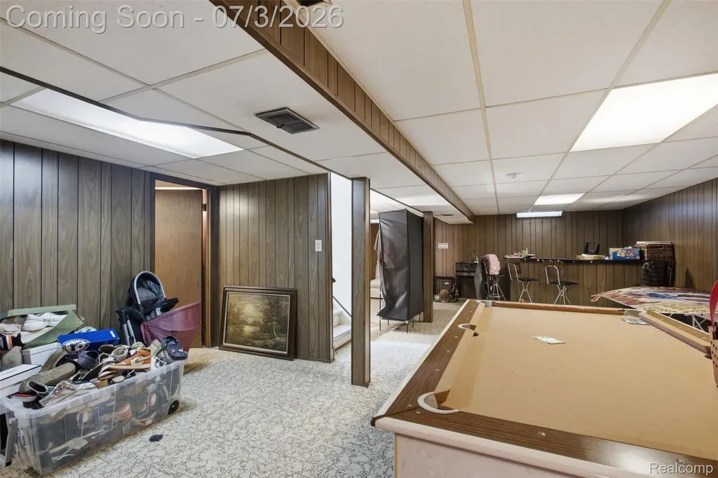 28445 Bradner Drive Warren City MI 48088