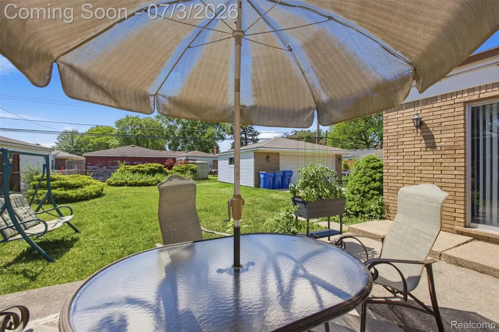 28445 Bradner Drive Warren City MI 48088