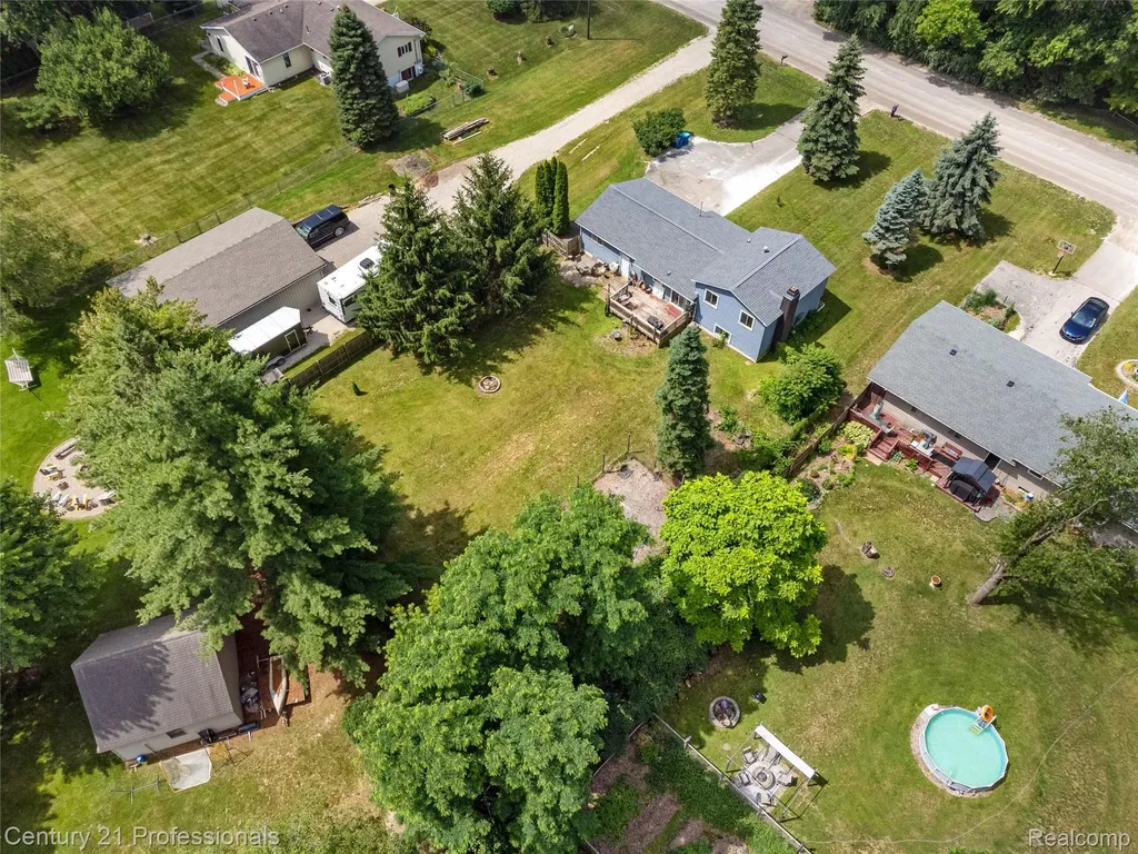 15037 Hogan Road Fenton Charter Township MI 48451