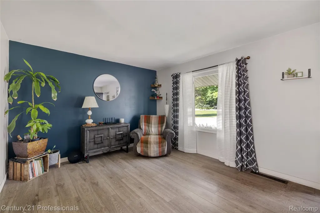 15037 Hogan Road Fenton Charter Township MI 48451