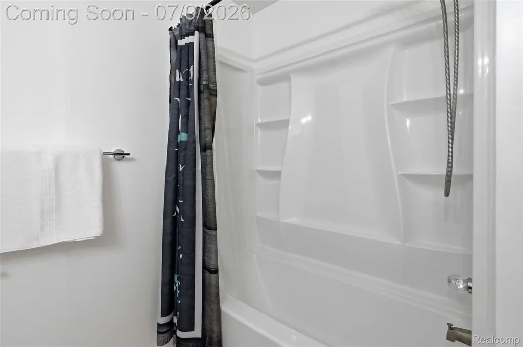 239 Andover Woods Drive Fenton City MI 48430