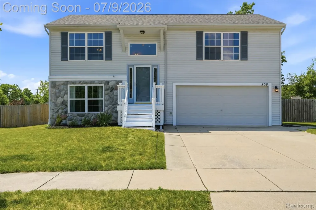 239 Andover Woods Drive Fenton City MI 48430