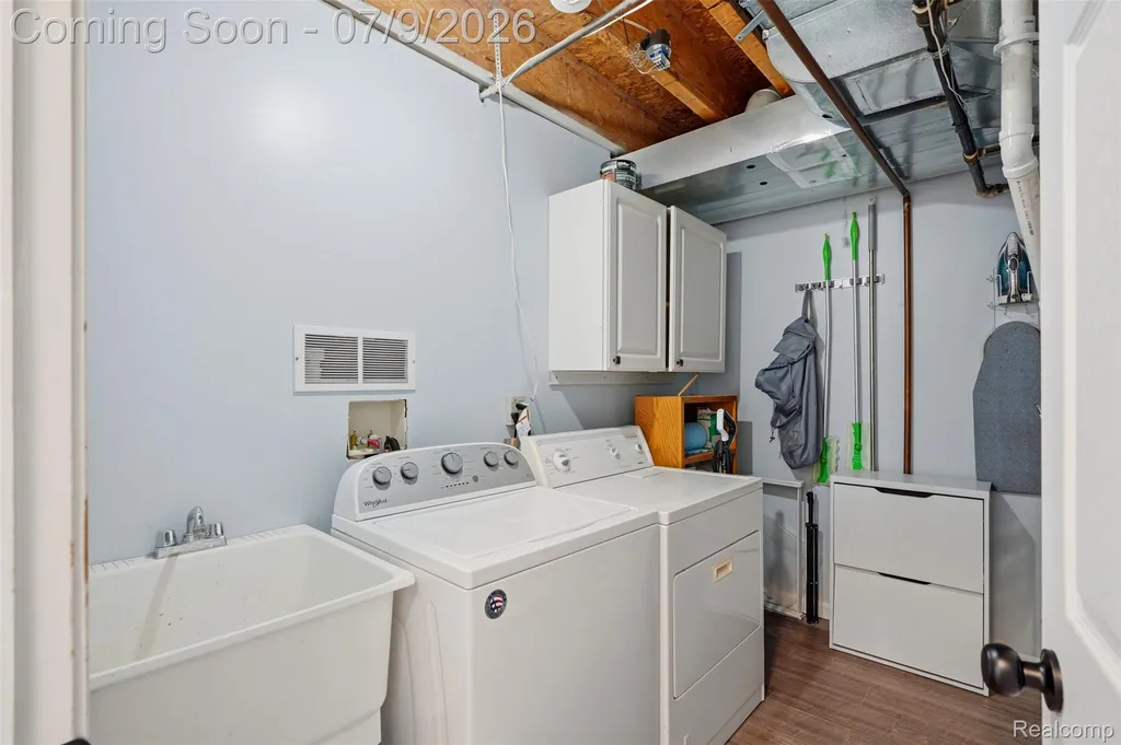 239 Andover Woods Drive Fenton City MI 48430
