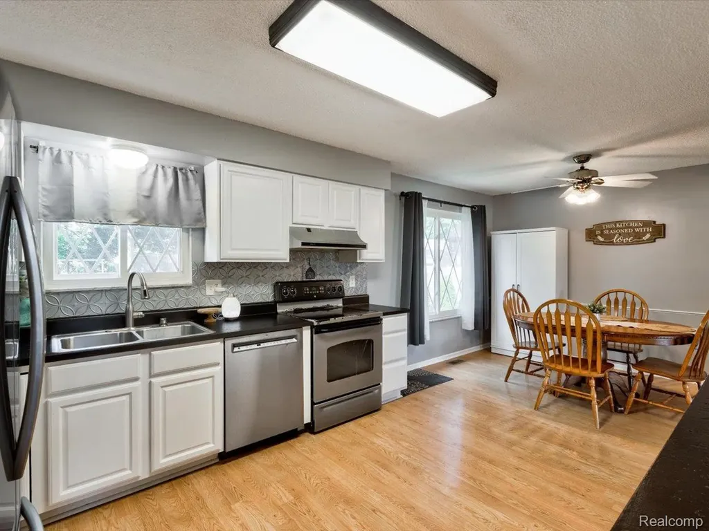 311 Collard Drive Marysville City MI 48040