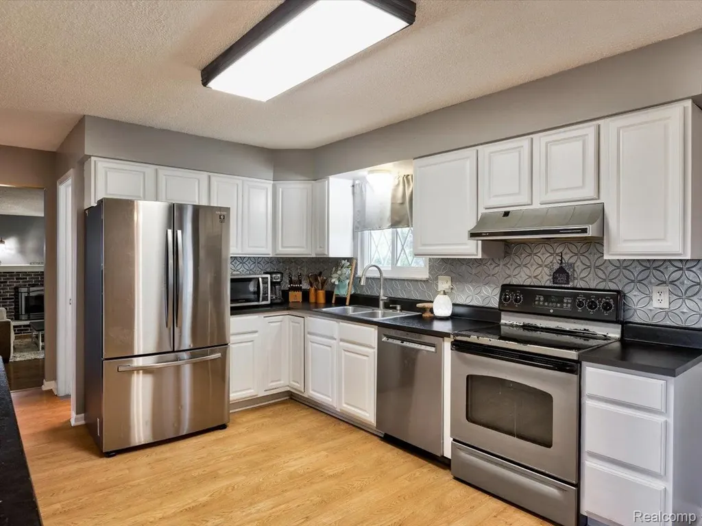 311 Collard Drive Marysville City MI 48040