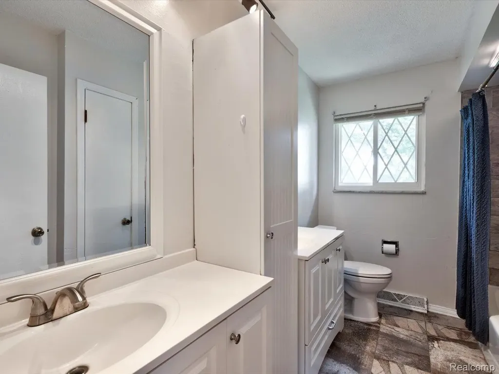 311 Collard Drive Marysville City MI 48040