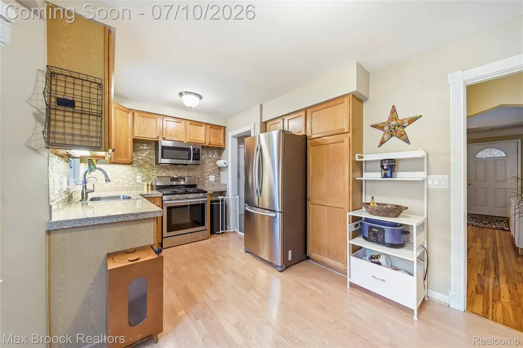 2370 Mortenson Boulevard Berkley City MI 48072