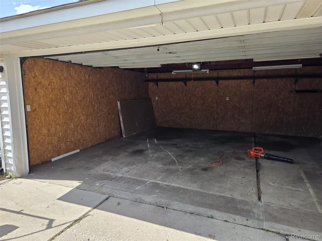 23912 Hollander Street Dearborn City MI 48128