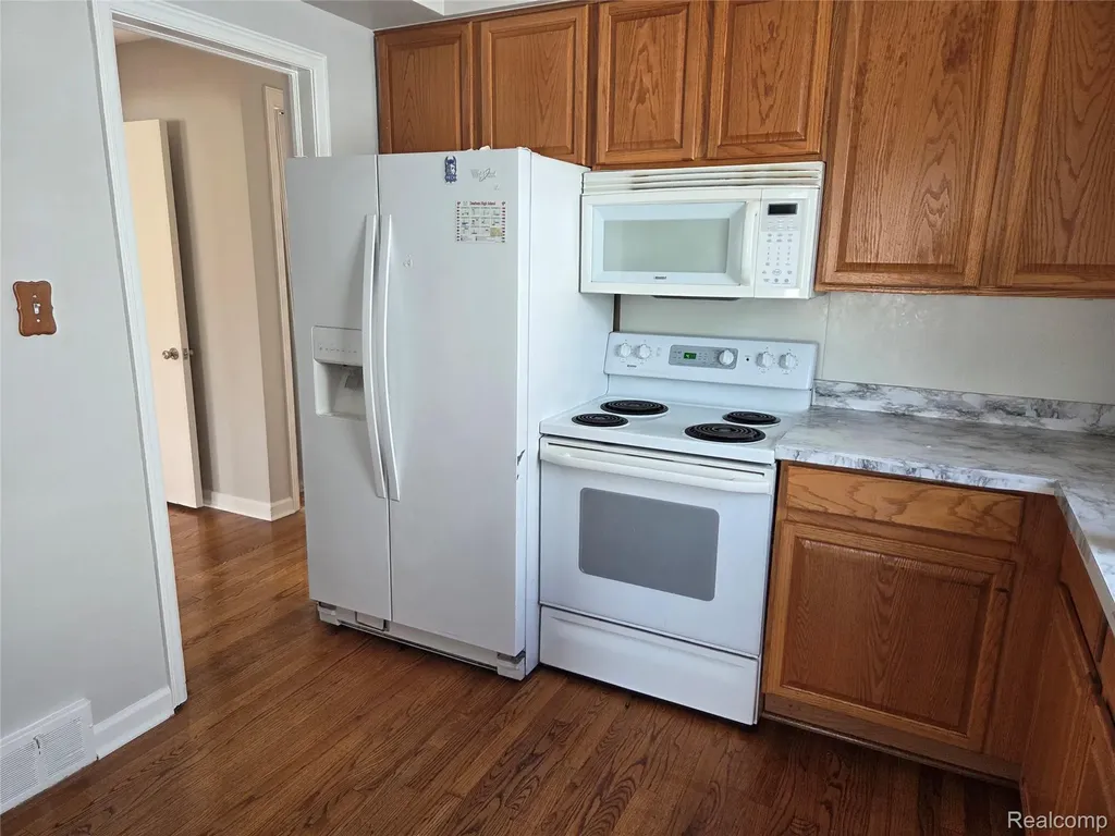23912 Hollander Street Dearborn City MI 48128