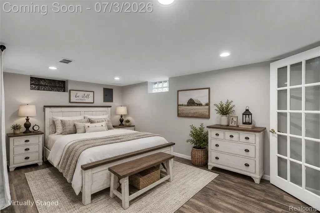 2798 Royal Avenue Berkley City MI 48072
