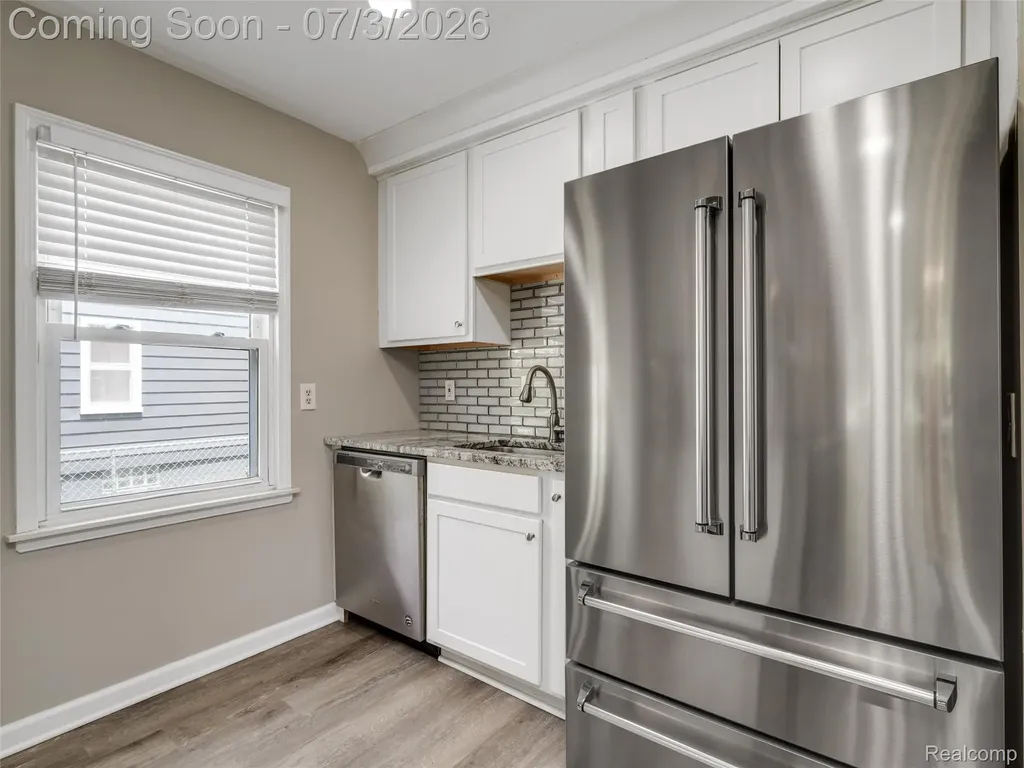 2798 Royal Avenue Berkley City MI 48072