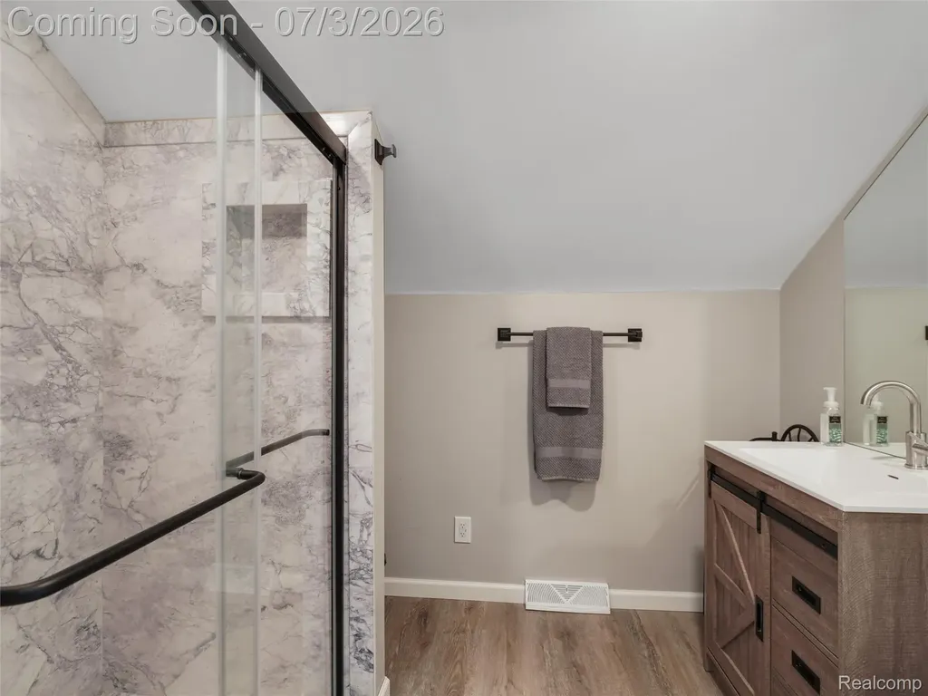 2798 Royal Avenue Berkley City MI 48072