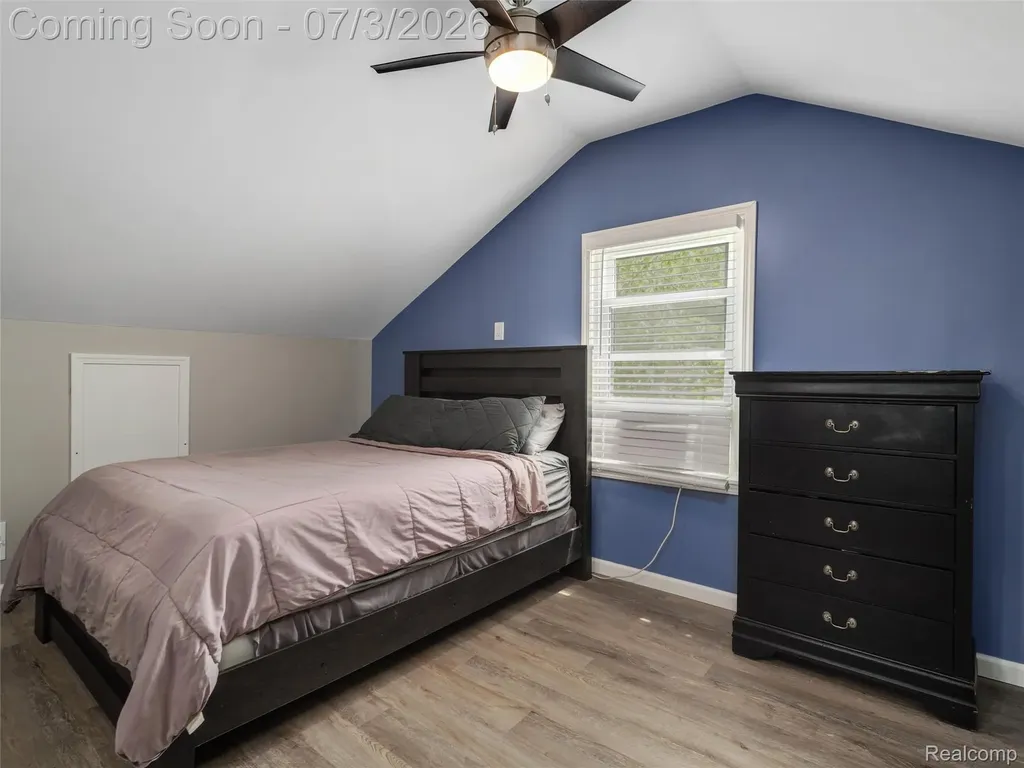 2798 Royal Avenue Berkley City MI 48072