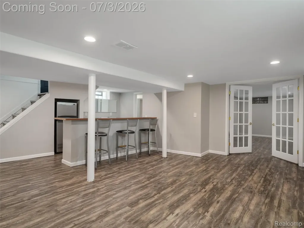 2798 Royal Avenue Berkley City MI 48072