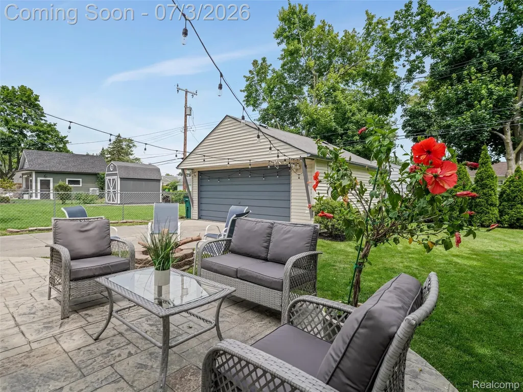 2798 Royal Avenue Berkley City MI 48072