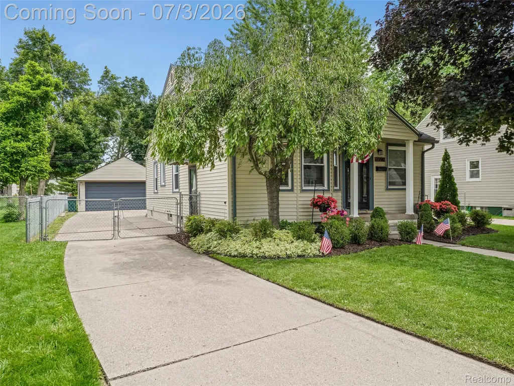 2798 Royal Avenue Berkley City MI 48072