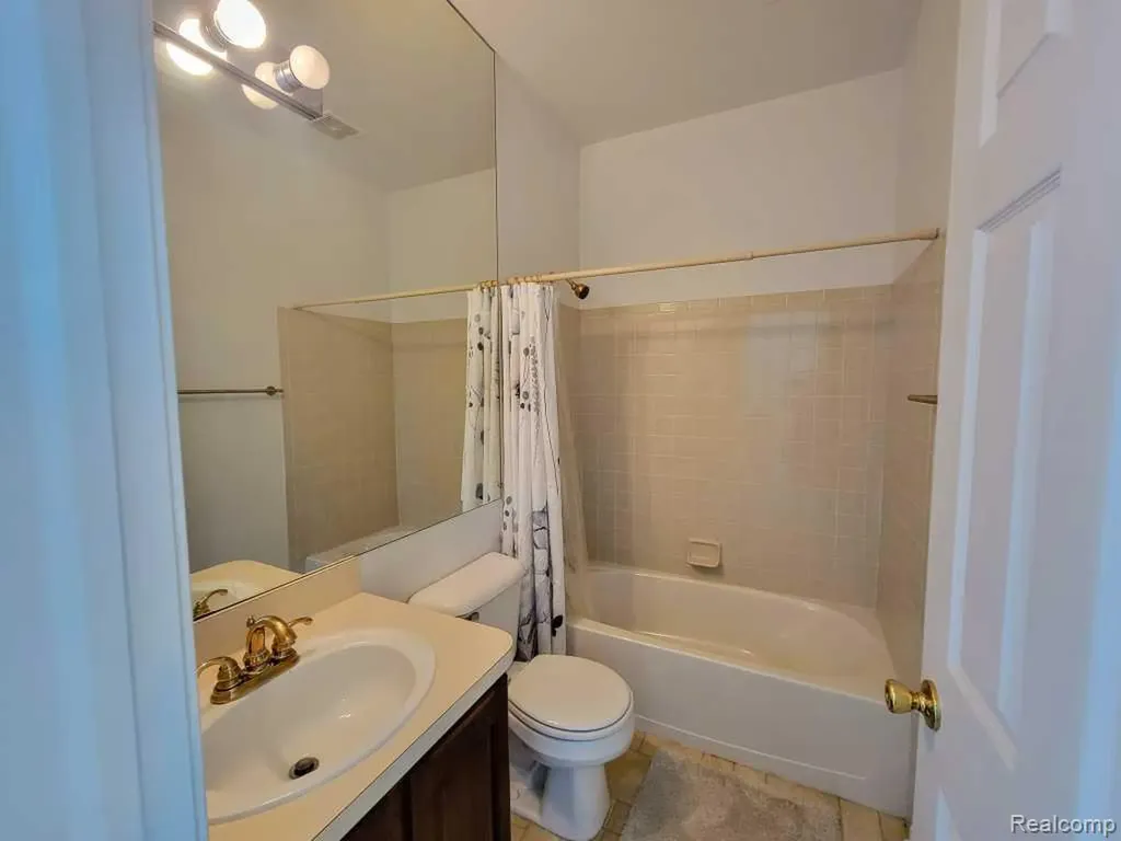 124 Champlain Boulevard Marion Township MI 48843
