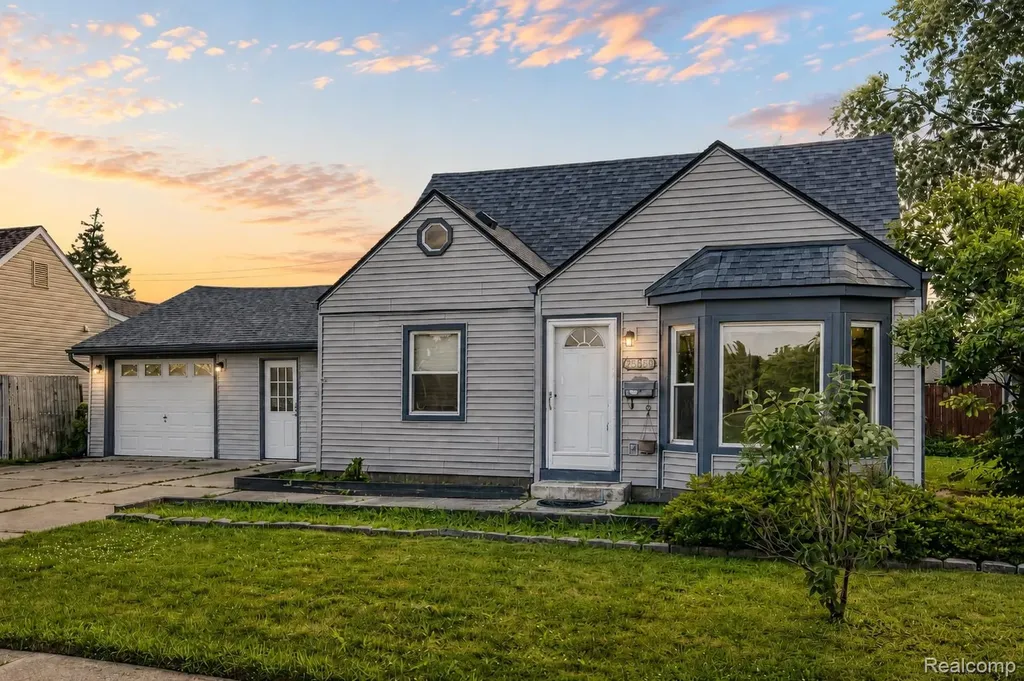 27860 Blum Street Roseville City MI 48066
