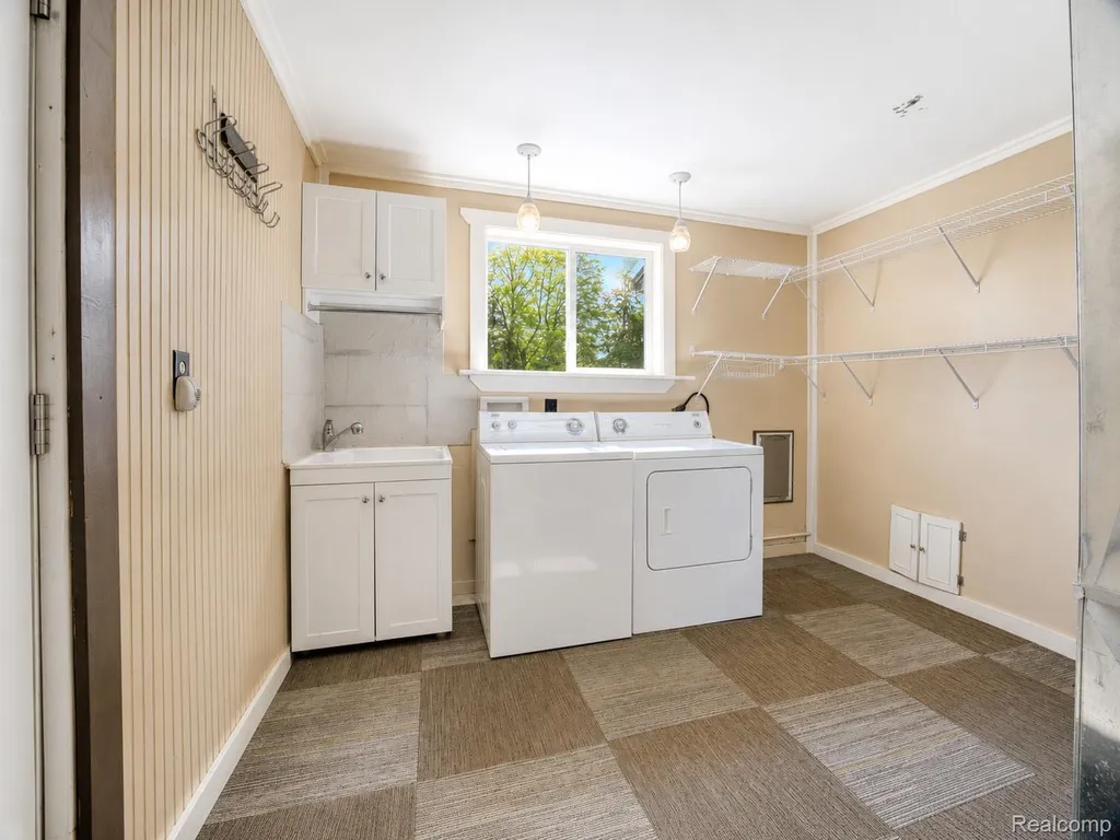 27860 Blum Street Roseville City MI 48066