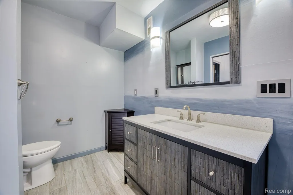 27860 Blum Street Roseville City MI 48066