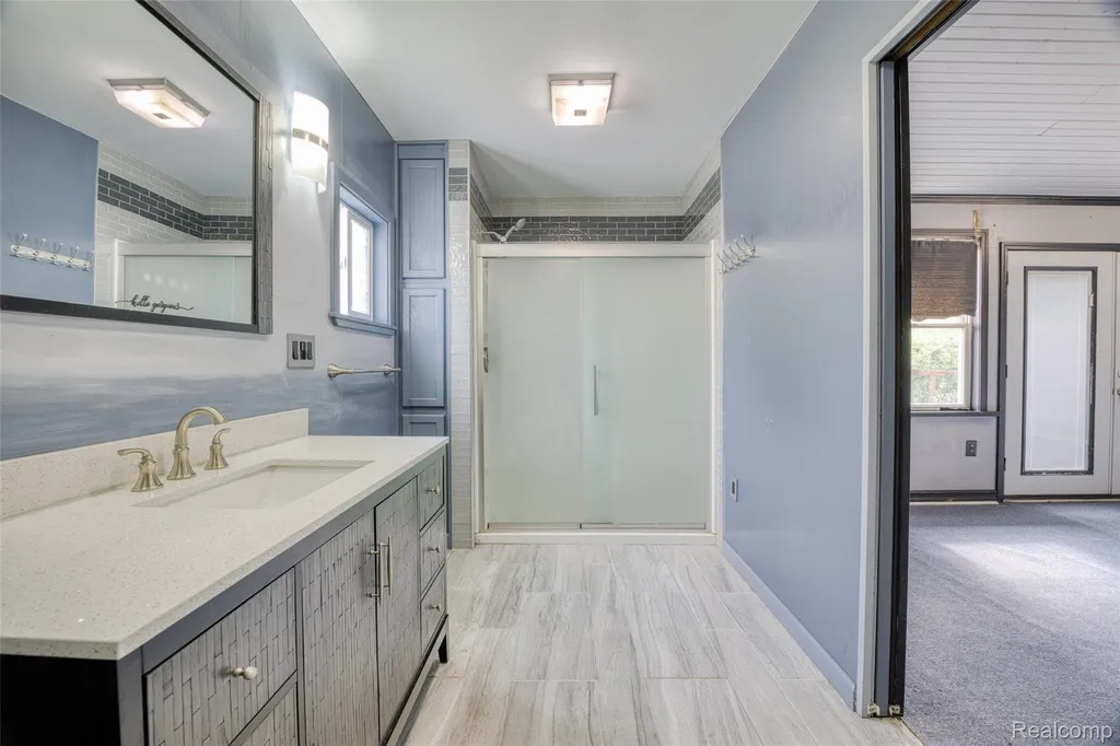 27860 Blum Street Roseville City MI 48066