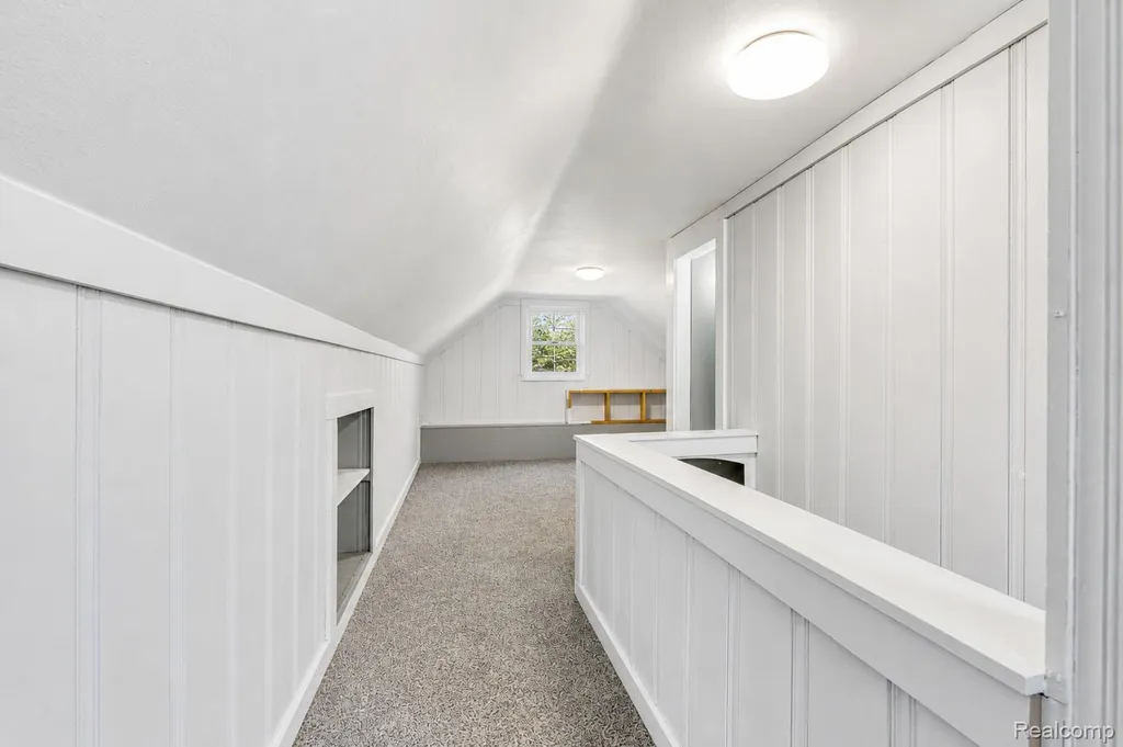 27860 Blum Street Roseville City MI 48066