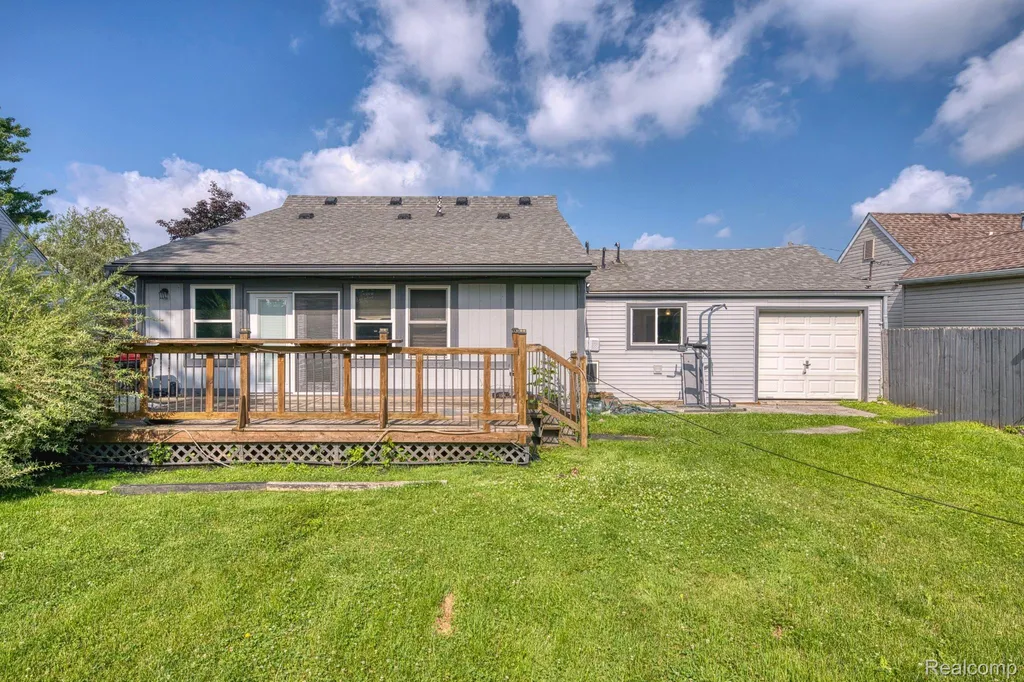 27860 Blum Street Roseville City MI 48066