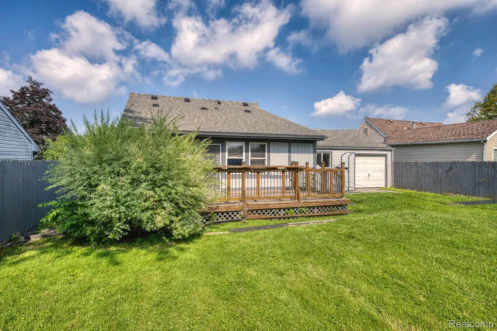 27860 Blum Street Roseville City MI 48066