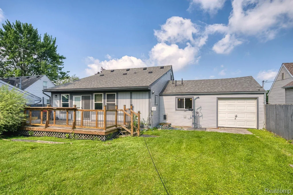 27860 Blum Street Roseville City MI 48066