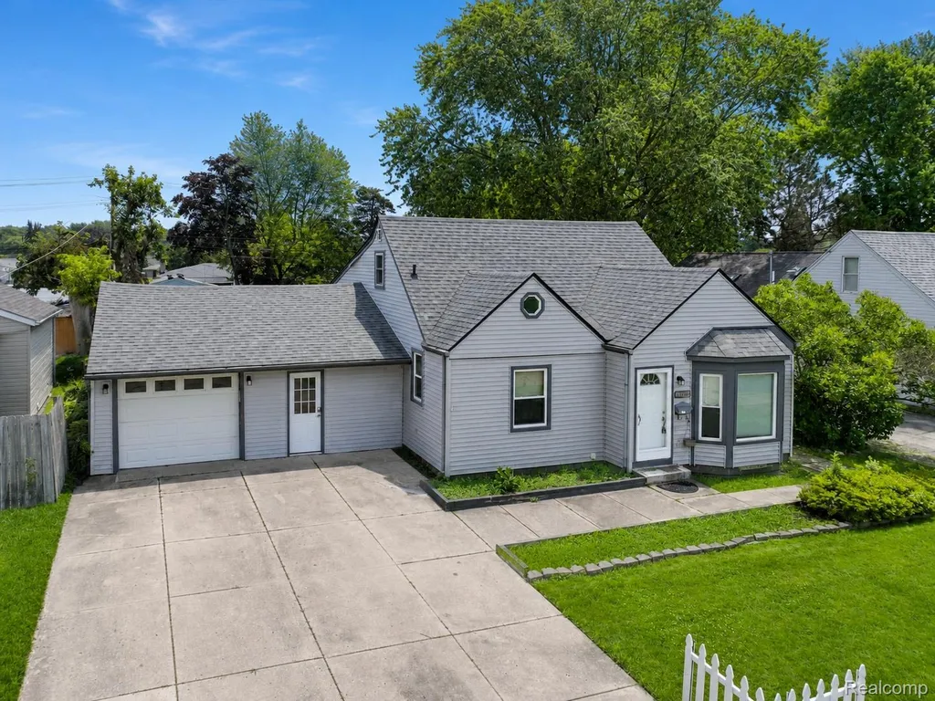 27860 Blum Street Roseville City MI 48066