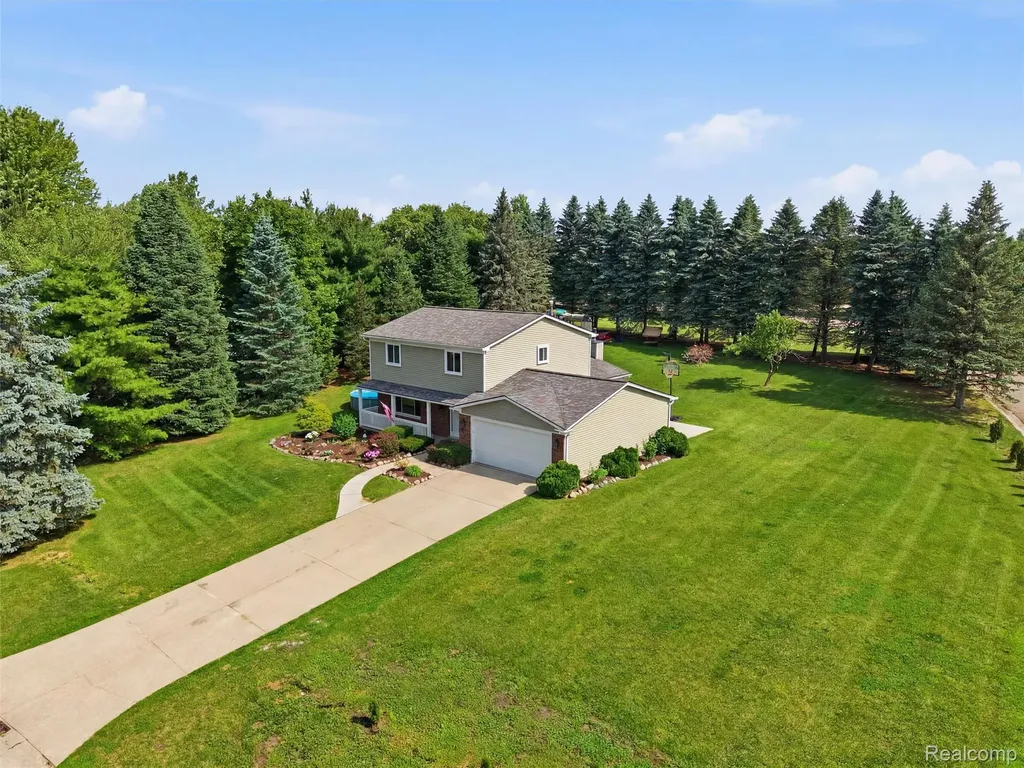 4040 Taggett Lake Drive Highland Charter Township MI 48357