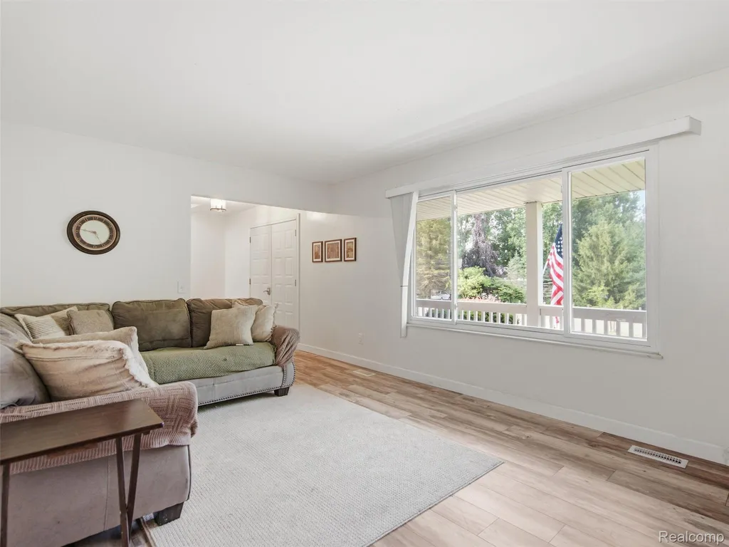 4040 Taggett Lake Drive Highland Charter Township MI 48357