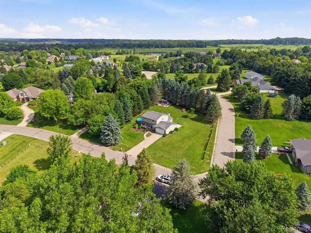 4040 Taggett Lake Drive Highland Charter Township MI 48357