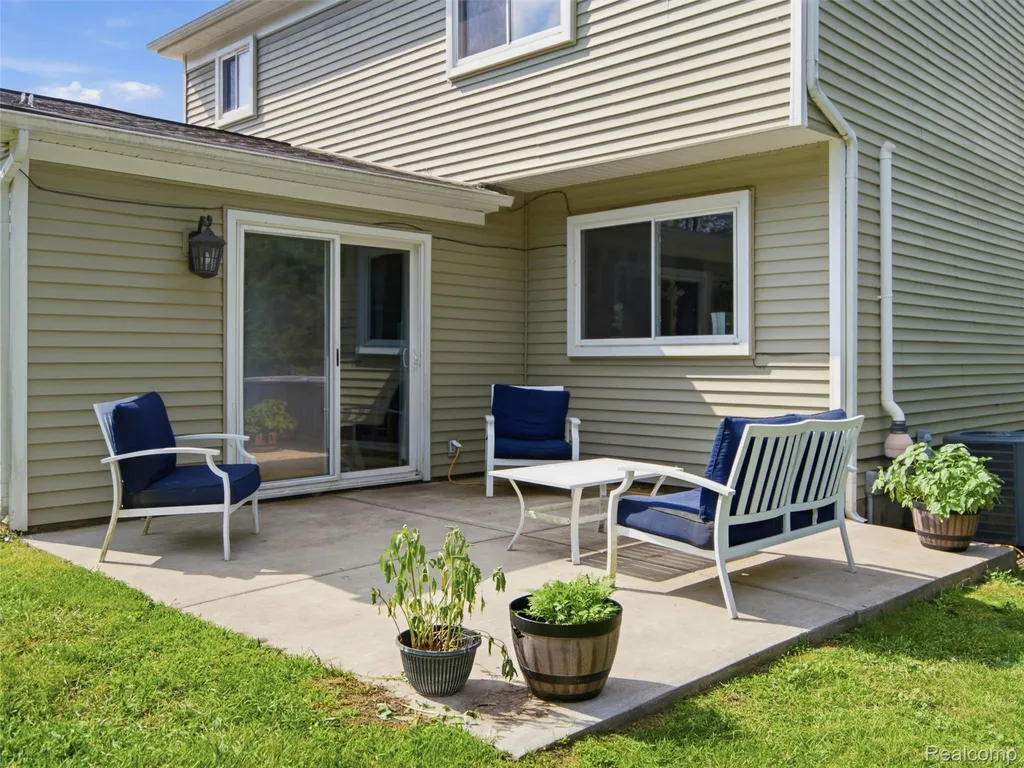 4040 Taggett Lake Drive Highland Charter Township MI 48357