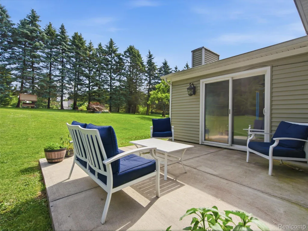 4040 Taggett Lake Drive Highland Charter Township MI 48357