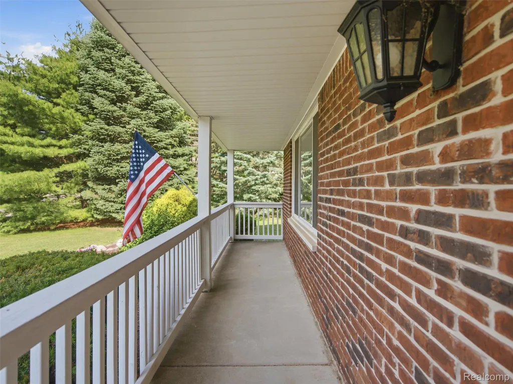 4040 Taggett Lake Drive Highland Charter Township MI 48357