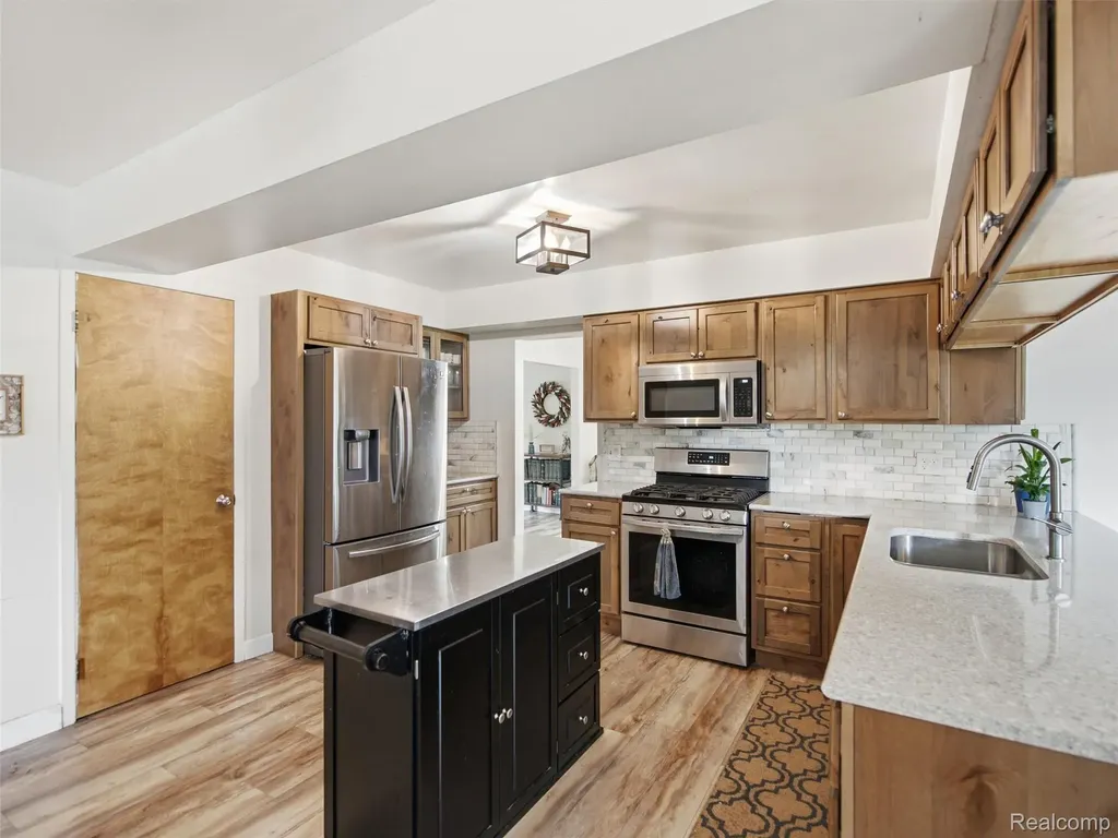 4040 Taggett Lake Drive Highland Charter Township MI 48357