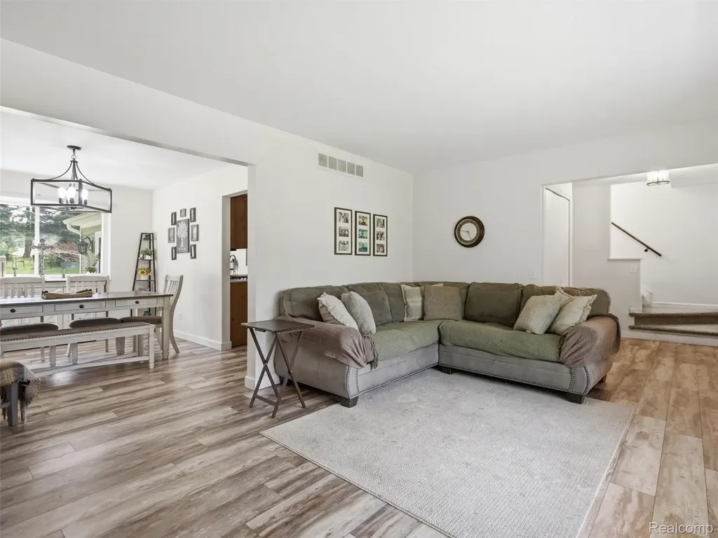 4040 Taggett Lake Drive Highland Charter Township MI 48357
